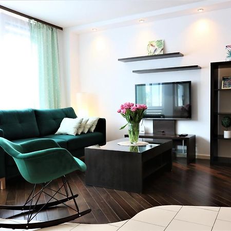 Stylish And Spacious By Cooee Apartments Warschau Buitenkant foto