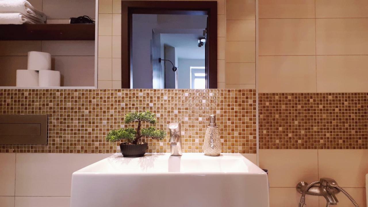 Stylish And Spacious By Cooee Apartments Warschau Buitenkant foto